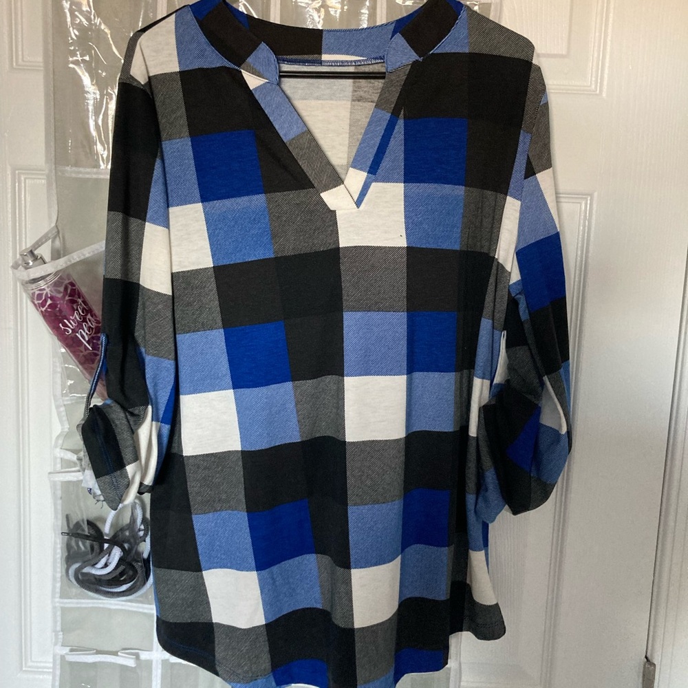 V neck plaid shirt